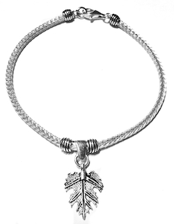Sterling Silver Thematic Charm Bracelet Maple Leaf 9 gram ID # 6601
